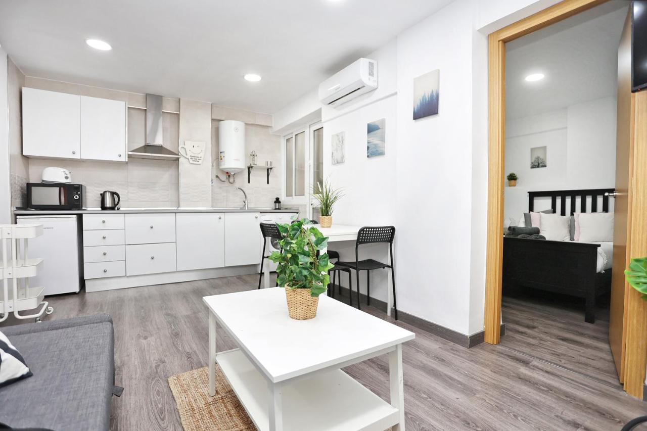 Holidays2Malaga Goya - Zona Huelin & 500 Mts De La Playa Apartamento Exterior foto