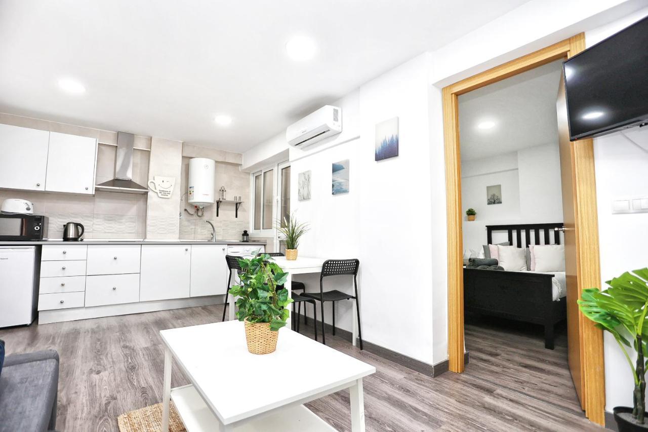 Holidays2Malaga Goya - Zona Huelin & 500 Mts De La Playa Apartamento Exterior foto